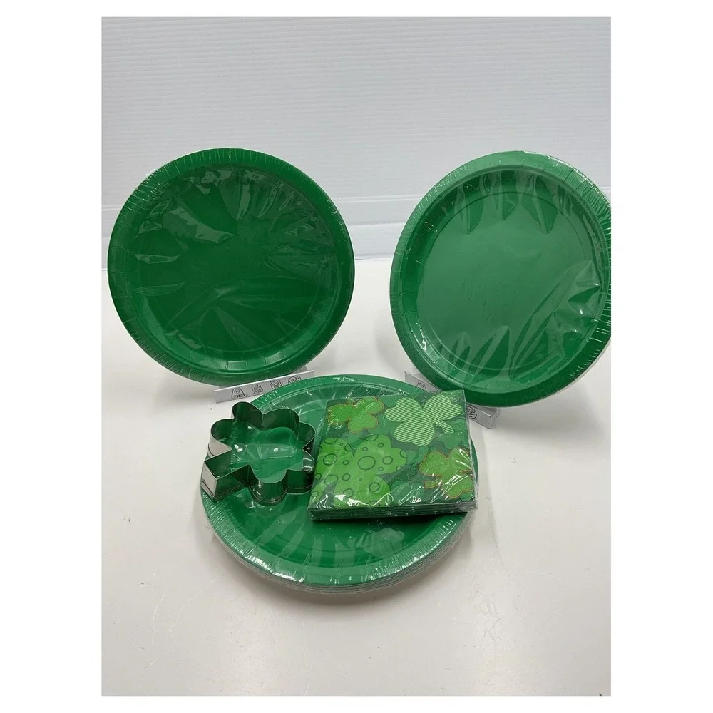 Saint Patrick's Day‎ Party Supplies Green Plates Napkins Cutter
